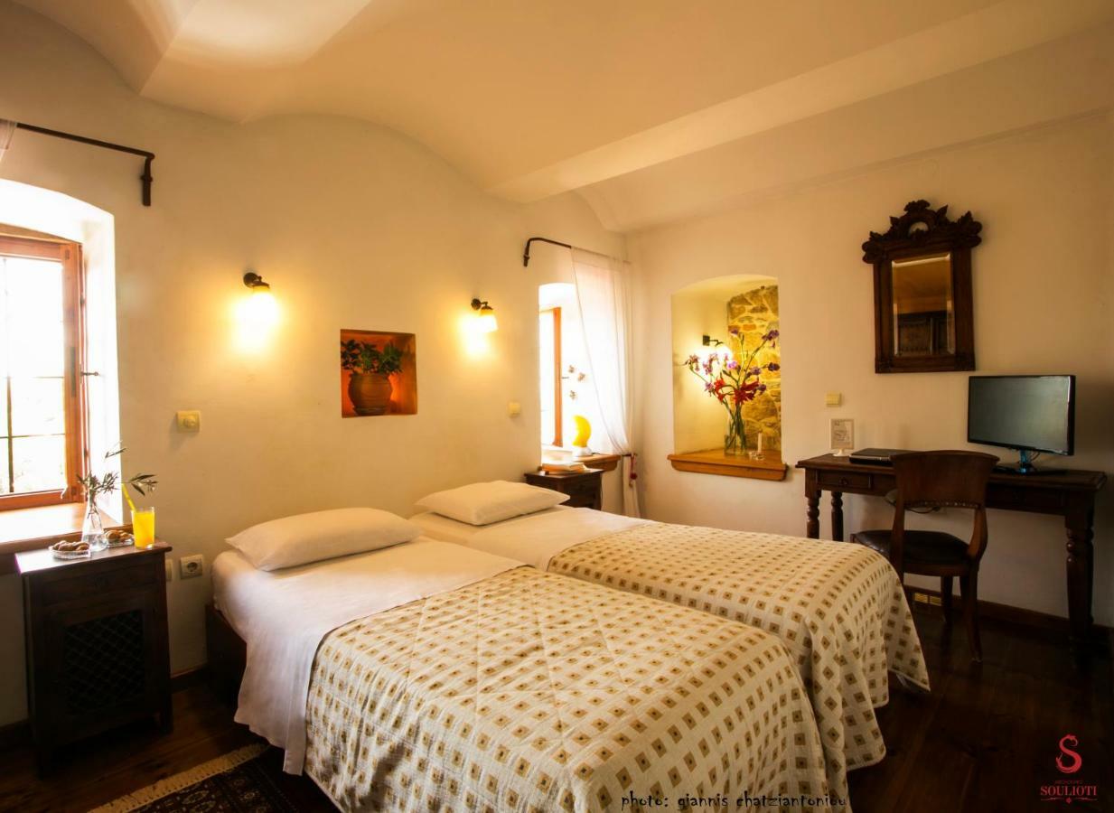 Hotel Archontiko Soulioti Agia  Exterior foto